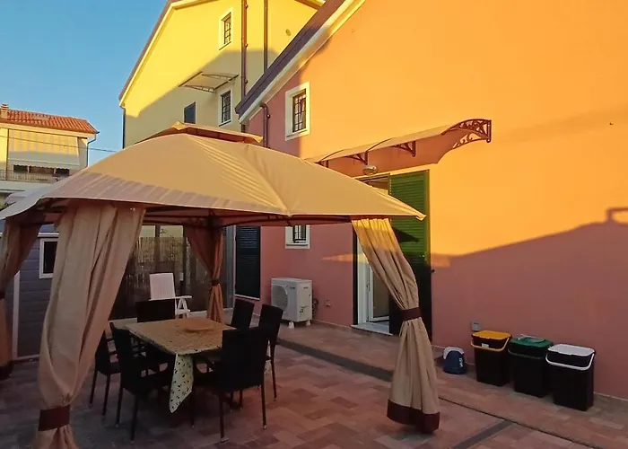 Sofia E Nini House *